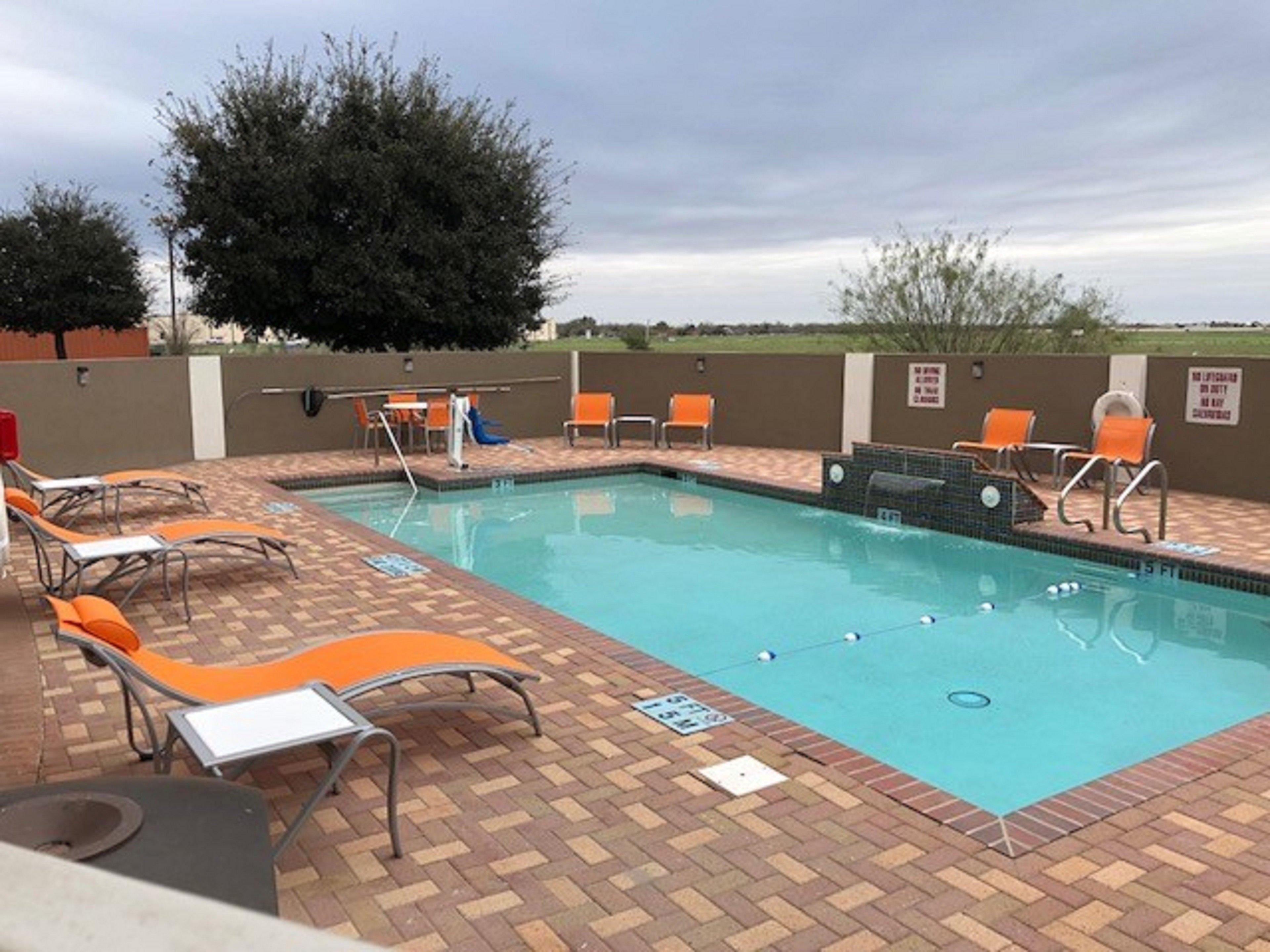 Holiday Inn Express Hotel & Suites Rio Grande City, An Ihg Hotel Екстериор снимка