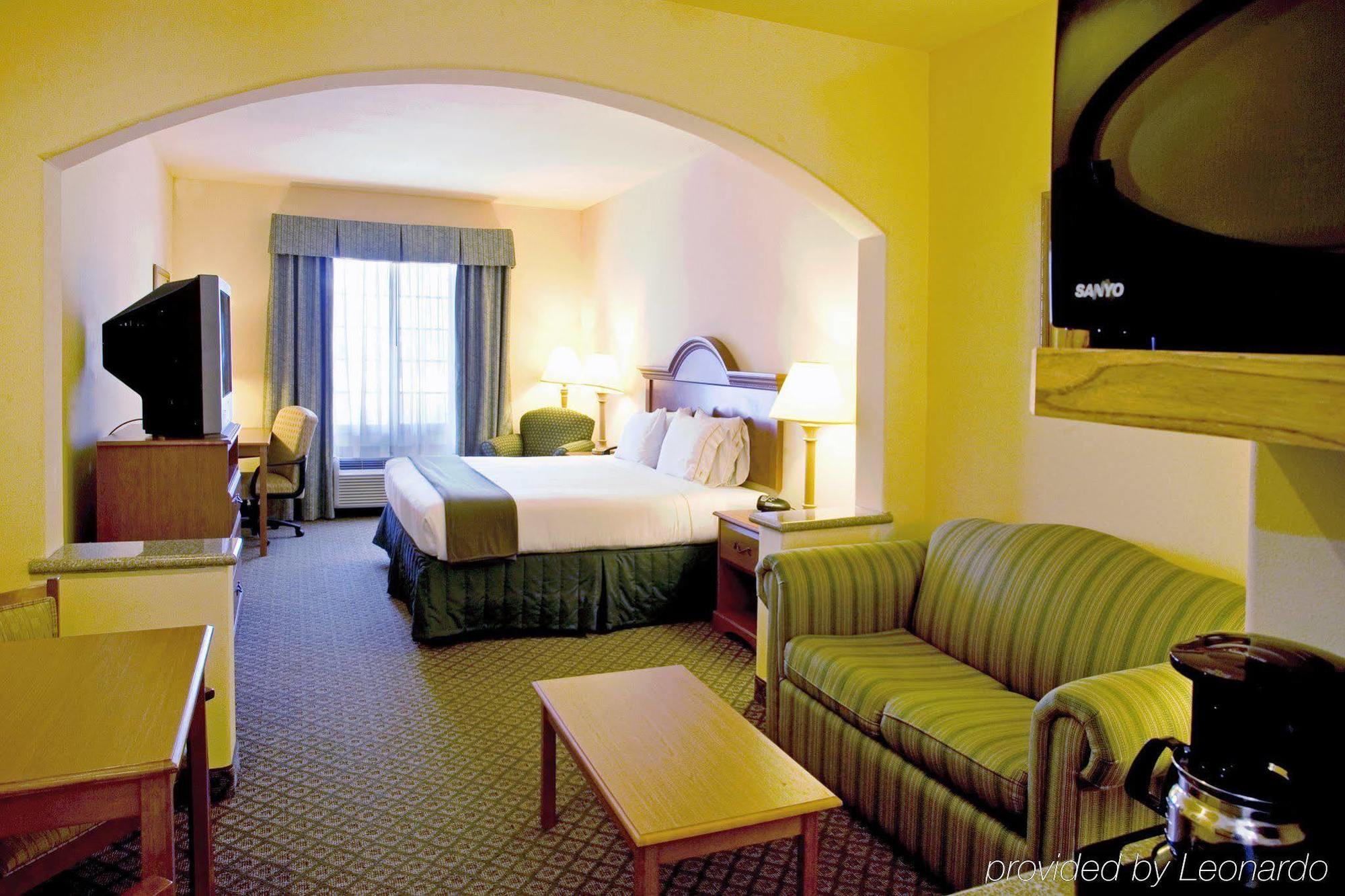 Holiday Inn Express Hotel & Suites Rio Grande City, An Ihg Hotel Стая снимка