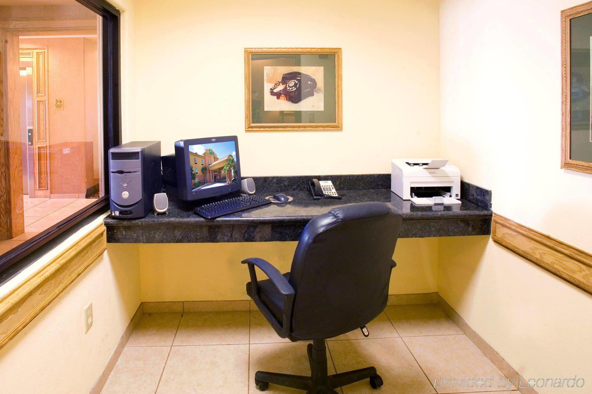 Holiday Inn Express Hotel & Suites Rio Grande City, An Ihg Hotel Съоръжения снимка
